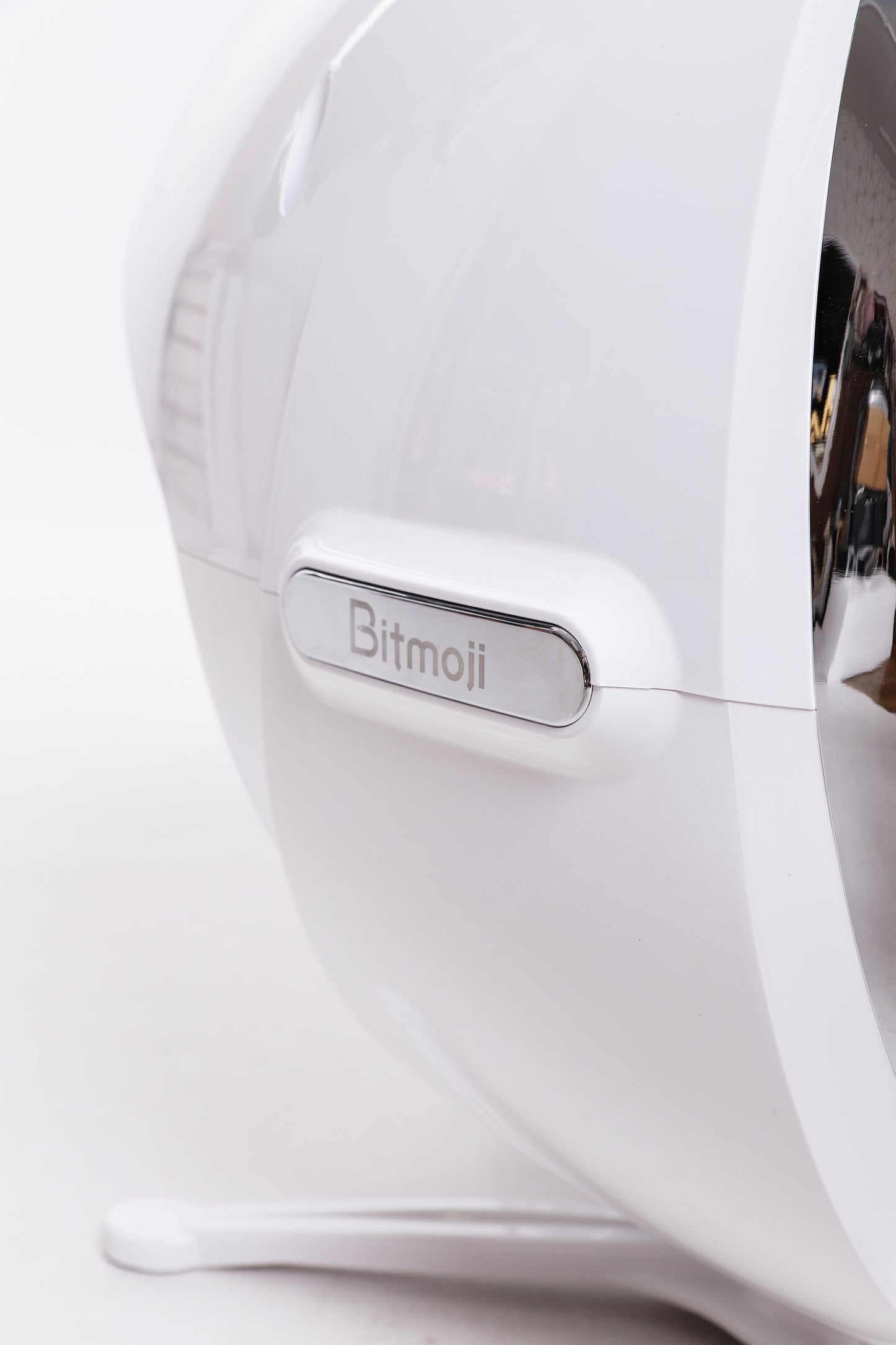 Bitmoji logo on side of AI Intelligent Imager beauty analysis machine