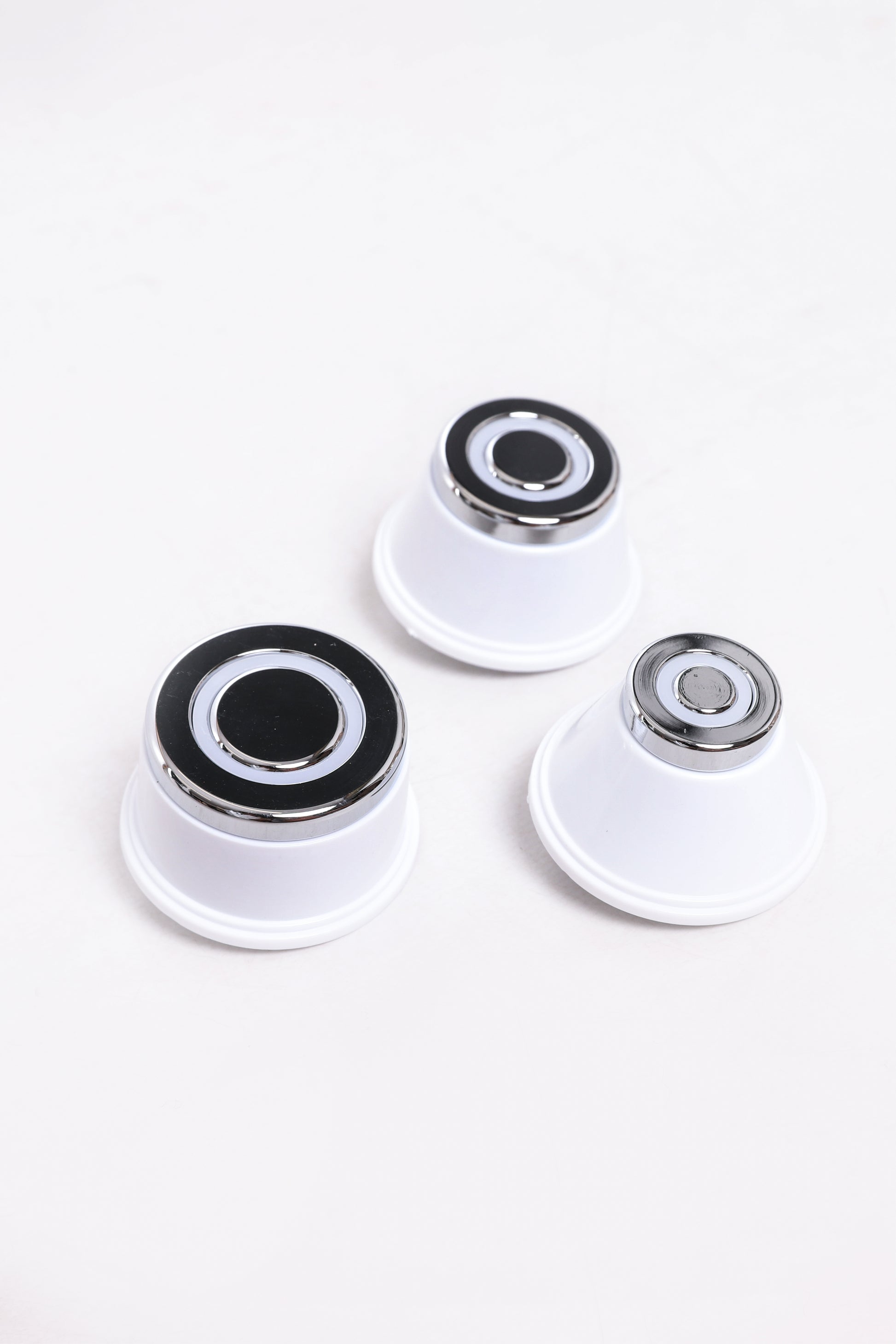 Interchangeable RF heads in multiple sizes for facial and body treatments using radiofrequency technology